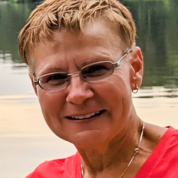 Meet your Posher, Julie - Picture 2 of 2